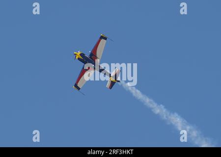 ESKISEHIR, TURKIYE - 18. SEPTEMBER 2022: Private Extra EA-330SC (SC086)-Ausstellung auf der Sivrihisar SHG Airshow Stockfoto