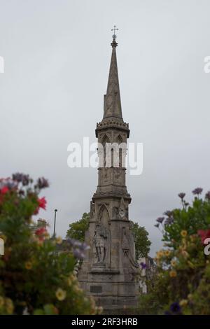 Das Banbury Cross, erwähnt im Kinderreim, reitet auf einem Hahnenpferd nach Banbury Cross, steht in Banbury, einer Marktstadt in North Oxfordshire. Stockfoto