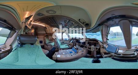 360 Grad Panorama Ansicht von Boeing 747 G-CIVB Negus Cockpit, rechter Pilotensitz