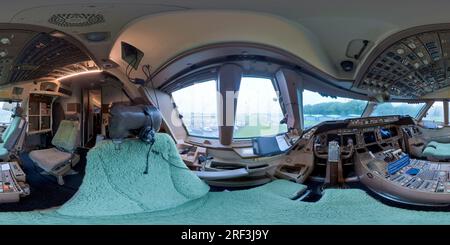 360 Grad Panorama Ansicht von Boeing 747 G-CIVB Negus Cockpit, linker Pilotensitz