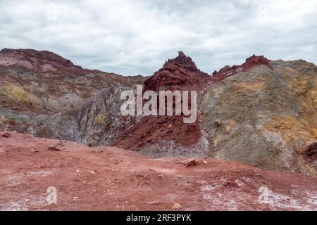 Lavakegel, Schlammlava, äußerer Ausbruch in Limonen-Sand-Dessert. Terra Rossa. Ormuzd Island, Iran Stockfoto