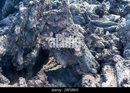 Eine Vielzahl von Formen basaltverfestigter Lava (Klinker, Block-Lava): hawaiianisch ist die wichtigste Art von Lava (aa-Lava), die aus flüssigem Mantelgestein (Magma) ausgebrochen ist. S Stockfoto