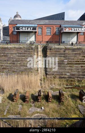 Canning Graving Docks (1765) oder Dry Dock am Ufer oder Pier Head Liverpool & Great Western Railway Building Stockfoto