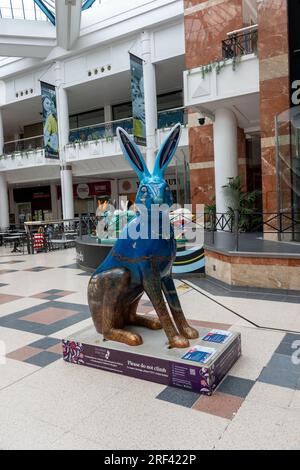 Hares of Hampshire Art Trail Southampton England 2022, Murray Parish Trust und Wild in Art, Rusty Hare von Allison Allan The Marlands Stockfoto