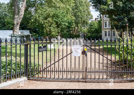 Gray's Inn Gardens, bekannt als „The Walks“, ein privater Wohngarten in Holborn, London, Großbritannien, ist aus Sicherheitsgründen geschlossen Stockfoto
