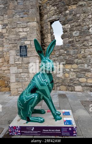 Hares of Hampshire Art Trail Southampton England 2022, The Murray Parish Trust and Wild in Art, How Many Rabbits in Rabbyte von Jason Curtis Stockfoto