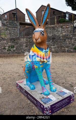 Hares of Hampshire Art Trail Southampton England 2022, der Murray Parish Trust und Wild in Art, Captain Discovery von Rachel und Philippa Corcutt Stockfoto