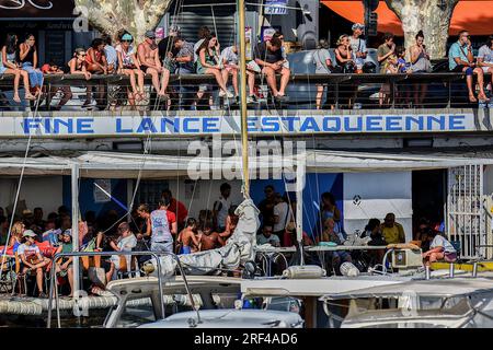 Marseille, Frankreich. 30. Juli 2023. Die Leute nehmen an einem provenzalischen Turnier in Marseille Teil. Kredit: SOPA Images Limited/Alamy Live News Stockfoto