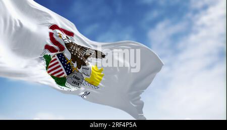 Die Staatsflagge von Illinois winkt im Wind. Weißes Feld mit Robbe aus Illinois, Adler auf Felsen. Rendern der 3D-Darstellung. Flatternder Stoff. US-Staatsflagge. Auswählen Stockfoto