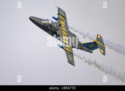 Swedish Air Force SK.60 (Saab 105) epische Flugschau auf der Royal International Air Tattoo 2023 Stockfoto