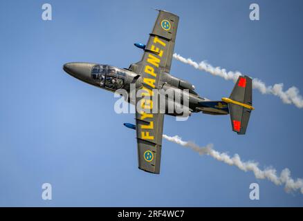 Swedish Air Force SK.60 (Saab 105) epische Flugschau auf der Royal International Air Tattoo 2023 Stockfoto