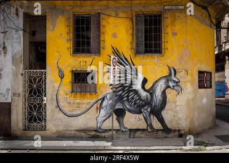 Havana, Kuba, Juli 2019, Wandbild eines Griffins vom Künstler Mateus Bailon in der Jesus Maria Street Stockfoto