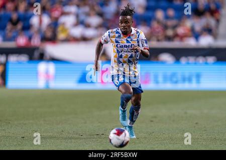 Harrison, New Jersey, USA. 30. Juli 2023. Jhon Murillo (7) kontrolliert den Ball während des Spiels der Leagues Cup 2023 gegen die Red Bulls in der Red Bull Arena in Harrison, NJ Die Red Bulls gewannen 2 - 1 und gingen in die Runde 32 über. Es gab 3 ausgeschlossene Tore - zwei von Red Bulls (ein abseits und ein anderes Foul vor dem Schuss) und eines von Atletico (abseits). Der Torwart der Red Bulls, Carlos Coronel, hat einen Elfmeterkick gespart, als das Spiel mit 1 Punkten pro Person ausgeglichen war. (Kreditbild: © Lev Radin/Pacific Press via ZUMA Press Wire) NUR ZUR REDAKTIONELLEN VERWENDUNG! Nicht für den kommerziellen GEBRAUCH! Stockfoto