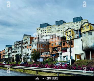 Slum in den großen Metropolen. Stockfoto