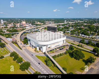 Pensacola, FL, USA - 21. Juli 2023: Luftfoto Pensacola Bay Center Stockfoto