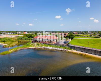 Pensacola, FL, USA - 21. Juli 2023: Luftfoto Nicks Boathouse Restaurant Stockfoto