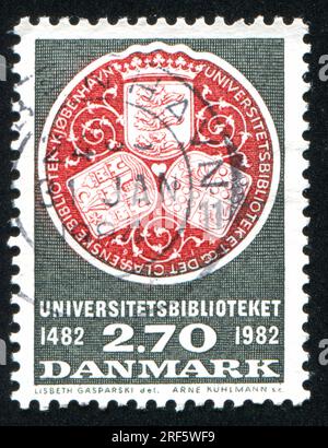 DÄNEMARK - CIRCA 1982: Stempel gedruckt von Dänemark, zeigt das Siegel der Universitätsbibliothek, circa 1982 Stockfoto