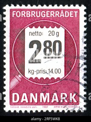 DÄNEMARK - CIRCA 1987: Stempel gedruckt von Dänemark, zeigt den dänischen Verbraucherrat, circa 1987 Stockfoto