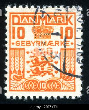 DÄNEMARK - CIRCA 1926: Stempel gedruckt von Dänemark, zeigt Wappen, circa 1926 Stockfoto