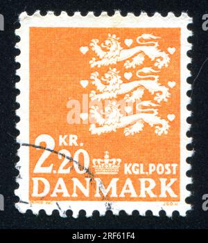 DÄNEMARK - UM 1946: Briefmarke gedruckt von Dänemark, zeigt Wappen, um 1946 Stockfoto