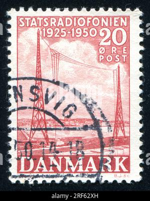 DÄNEMARK - CIRCA 1950: Stempel gedruckt von Dänemark, zeigt Kalundborg Radio Station und Masten, circa 1950 Stockfoto