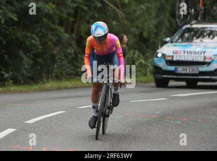 Pau, Frankreich. 30. Juli 2023. BAUERNFEIND Ricarda of Canyon//SRAM Racing während der Tour de France Femmes avec Zwift, Phase 8, Time Trial, Pau - Pau (22, 6 km) am 30. Juli 2023 in Frankreich. Foto: Laurent Lairys/ABACAPRESS.COM Kredit: Abaca Press/Alamy Live News Stockfoto