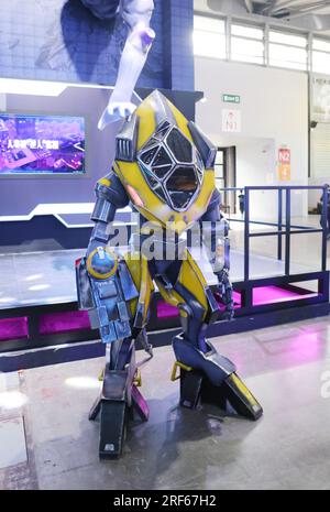Shanghai, China. 01. Aug. 2023. Battle Robot Cosplayer at ChinaJoy2023 in Shanghai, China, 30. Juli 2023. (Foto: Costfoto/NurPhoto) Guthaben: NurPhoto SRL/Alamy Live News Stockfoto