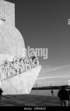 Lissabon, Portugal - 2. Januar 2020 : Blick auf das Denkmal Padrão dos Descobrimentos, das Denkmal der Entdeckungen in Lissabon, Portugal Stockfoto