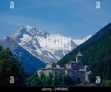 Das Schloss in Sand in Taufers, über dem Zillertal AlpsSüdtirol, Italien, Dolomiten Stockfoto