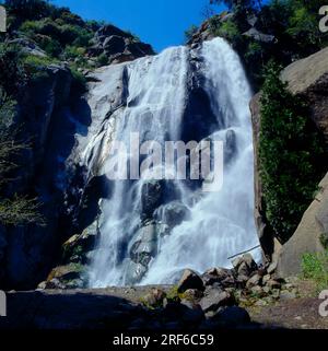 Grizzly Falls am South Fork Kings River im Sequoia National Forest. Giant Sequoia National Monument USA-Kalifornien, USA Stockfoto