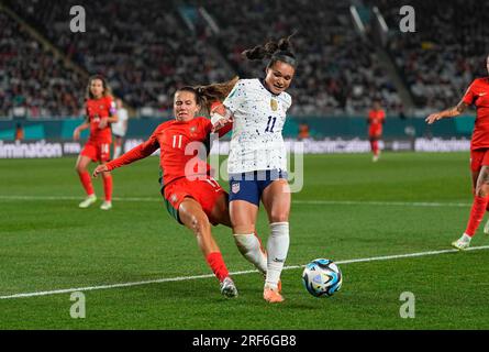 August 01 2023: Pinto Tatiana (Portugal) und Sophia Smith (USA) kämpfen um den Ball während eines Spiels, am, . Kim Price/CSM Stockfoto