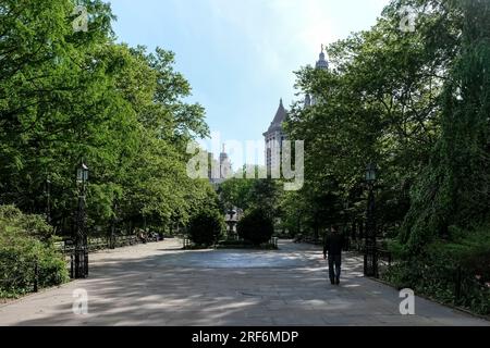 Blick auf den Jacob Wrey Mould Fountain im City Hall Park, einem öffentlichen Park rund um die New York City Hall im Civic Center von Manhattan Stockfoto