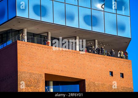 Plaza der Elbphilharmonie in der HafenCity von Hamburg, Deutschland, Europa Stockfoto