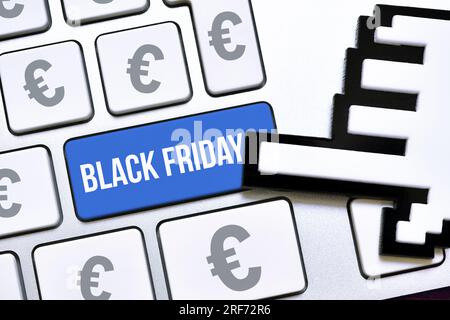 FOTOMONTAGE, Computertaste mit der Aufschrift Black Friday und Eurozeichen Stockfoto