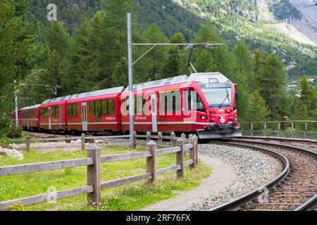 Bernina-Express, Rhätischen Bahn, Pontresina, Graubünden, Schweiz - Bernina Express, Schweiz, Grisons, Pontresina Stockfoto