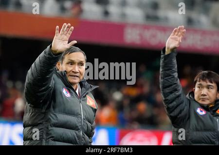 Dunedin, Neuseeland. August 1. 2023. FIFA Frauen-Weltmeisterschaft 2023 Gruppe E – Vietnam gegen Niederlande. Cheftrainer Mai Duc Chung aus Vietnam ist der älteste, der jemals ein Team in der Geschichte der FIFA Frauen-Weltmeisterschaft angeführt hat. Dat Do/Alamy Live News. Stockfoto