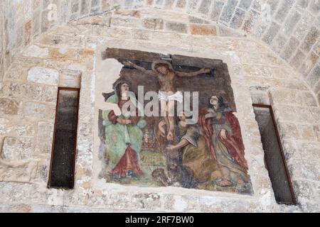 Piazza Giuseppe Verdi, Porta Vecchia Tor, Fresco, Polignano a Mare, Apulien, Italien, Europa Stockfoto