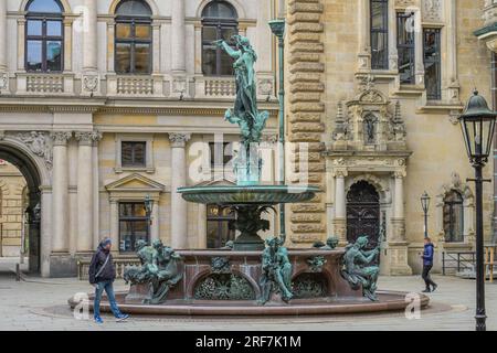 Hygieia-Brunnen, Innenhof, Rathaus, Rathausmarkt, Hamburg, Deutschland Stockfoto