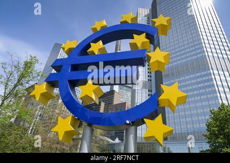 Euro Logo, Eurotower, EZB, Kaiserstraße, Frankfurt am Main, Hessen, Deutschland Stockfoto
