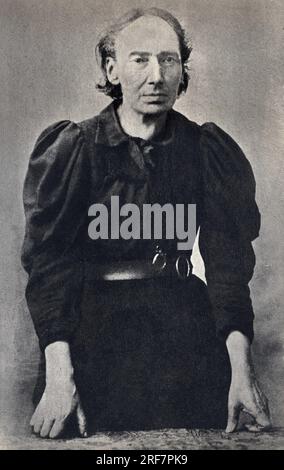 Portrait de Louise Michel (1830-1905), institutrice, militante ouvriere, anarchiste, surnommee la „Louve Rouge“. Fotografie, FIN 19eme Siecle. Stockfoto