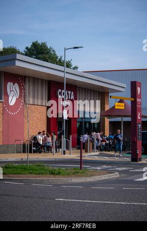 Der Eingang für Fußgänger zu einer Costa Coffee Drive Thru in Newbury Berkshire Stockfoto