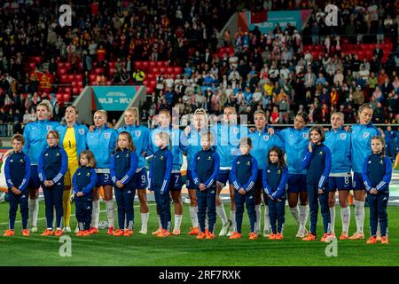 Adelaide, Aus. 01. Aug. 2023. Adelaide, Australien, August 1. 2023: Englische Spieler während der Nationalhymnen vor dem FIFA Womens World Cup Group D Fußballspiel 2023 zwischen China PR und England im Hindmarsh Stadium in Adelaide, Australien. (NOE Llamas/SPP) Guthaben: SPP Sport Press Photo. Alamy Live News Stockfoto