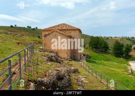 Eremitage-Kirche San Baudelio de Berlanga. San Baudelio de Berlanga ist eine Kirche aus dem 11. Jahrhundert in Caltojar in der Provinz Soria, Kastilien und Leó Stockfoto