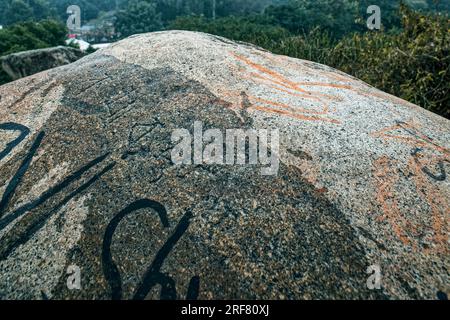 12 24 2014 antikes Barabar Cave Hills granet ston Muster in der Nähe des Dorfes Makhdumpur im Bezirk Jehanabad. Bihar Indien Asien. Stockfoto