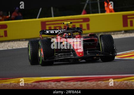 Carlos Sainz Jr. aus Spanien mit dem (55) Scuderia Ferrari SF-23 Ferrari während der Formel 1 MSC Cruises Grand Prix 2023 in Belgien am 30. Juli 2023 in Francorchamps, Belgien. Kredit: Luca Rossini/E-Mage/Alamy Live News Stockfoto