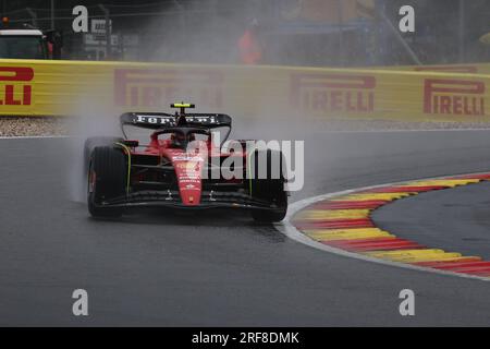 Carlos Sainz Jr. aus Spanien mit dem (55) Scuderia Ferrari SF-23 Ferrari während der Formel 1 MSC Cruises Grand Prix 2023 in Belgien am 30. Juli 2023 in Francorchamps, Belgien. Stockfoto