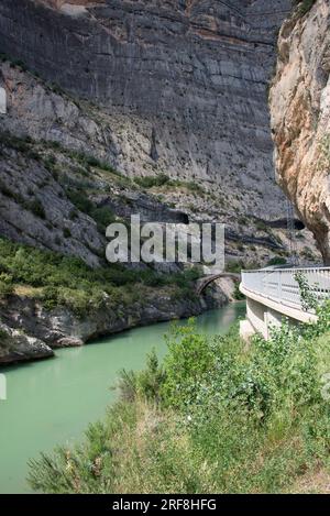 Noguera Pallaresa mittlerer Flusslauf in Terradets coomb, Lleida, Katalonien, Spanien. Stockfoto