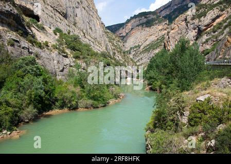 Noguera Pallaresa mittlerer Flusslauf in Terradets coomb, Lleida, Katalonien, Spanien. Stockfoto