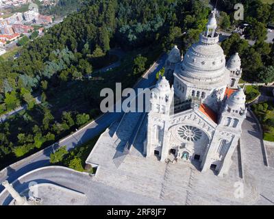 Luftaufnahme des katholischen Heiligtums Santa Luzia in Viana do Castelo im Norden Portugals Stockfoto