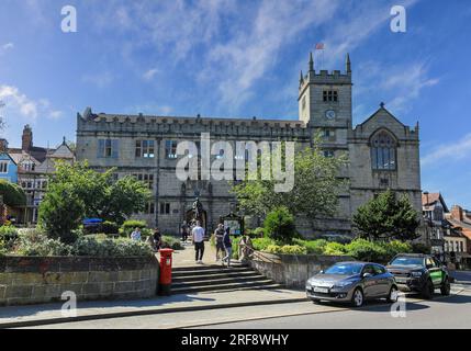 Die Shrewsbury Library befindet sich in einem denkmalgeschützten Gebäude der Kategorie I, das früher die Heimat der Shrewsbury School in Shrewsbury, Shropshire, England, Großbritannien war Stockfoto